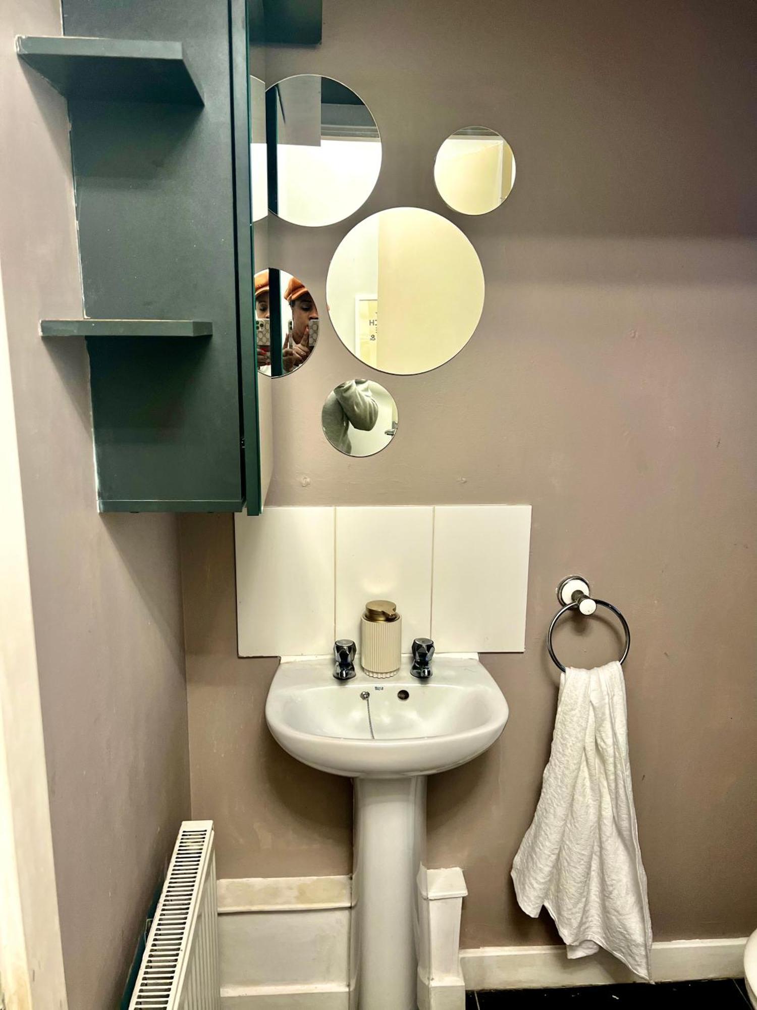 Dartford Kent Luxe Home -2 Mins From Dartford Crossing - Close To Town Centre & Station - 5 Bedroom Holiday Home - Fun Games & Free Parking-Sleeps 1 To 12 Екстер'єр фото